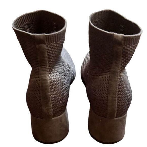 Paige Giselle Pointed Toe Studded Boot in Black NWOB Size 7 1/2 - Picture 6 of 9